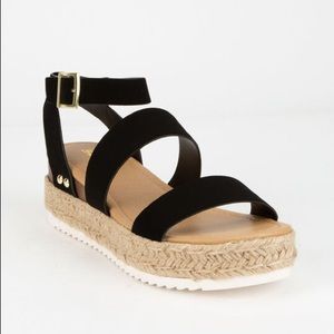 Tilly’s Black Espadrille Sandals